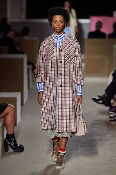 Look 15